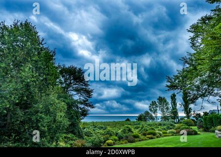 Tempête venant Padanaram Voir Voilier Buzzards Bay Dartmouth Masschushetts Banque D'Images