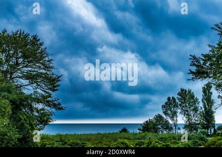 Tempête venant Padanaram Voir Voilier Buzzards Bay Dartmouth Masschushetts Banque D'Images