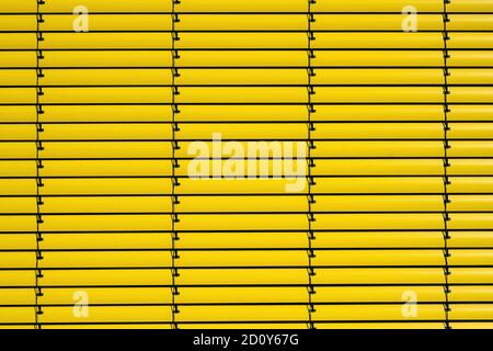 Arrière-plan des stores en métal jaune Banque D'Images
