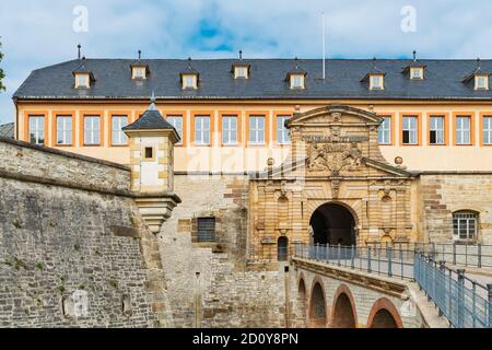 La maison de l'ancien commandant avec Peterstor est située sur le Peterberg. La citadelle baroque est située à Erfurt, Thuringe, Allemagne, Europe Banque D'Images