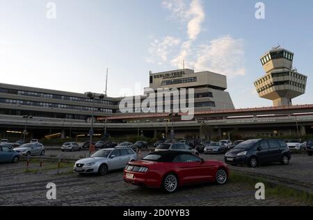 Berlin, Allemagne. 29 septembre 2020. L'aéroport de Tegel le soir. Credit: Paul Zinken/dpa-Zentralbild/ZB/dpa/Alay Live News Banque D'Images