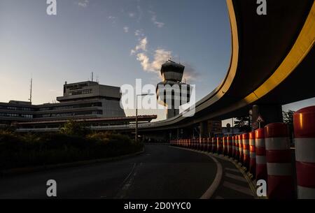 Berlin, Allemagne. 29 septembre 2020. L'aéroport de Tegel le soir. Credit: Paul Zinken/dpa-Zentralbild/ZB/dpa/Alay Live News Banque D'Images