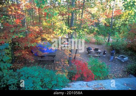 Camping dans un terrain de camping nord-américain Banque D'Images