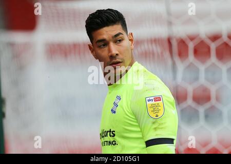 Stoke on Trent, Royaume-Uni. 04e octobre 2020. Neil Etheridge, gardien de but de la ville de Birmingham, regarde. EFL Skybet Championship Match, Stoke City et Birmingham City au stade Bet365 de Stoke on Trent, dimanche 4 octobre 2020. Cette image ne peut être utilisée qu'à des fins éditoriales. Utilisation éditoriale uniquement, licence requise pour une utilisation commerciale. Aucune utilisation dans les Paris, les jeux ou les publications d'un seul club/ligue/joueur. photo par Chris Stading/Andrew Orchard sports Photography/Alamy Live News crédit: Andrew Orchard sports Photography/Alamy Live News Banque D'Images