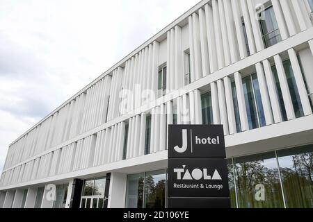 TURIN, ITALIE - 04 octobre 2020: Vue générale montre J Hotel avant la série UN match de football prévu entre Juventus FC et SSC Napoli. La SSC Napoli ne se présentera pas car elle avait été empêchée de se rendre à Turin par les autorités sanitaires locales (ASL) en raison de la possibilité d'une épidémie de coronavirus COVID-19 dans l'équipe. De plus, l'équipe du Juventus FC est isolée après que deux membres du personnel ont été testés positifs pour le coronavirus COVID-19. Toutefois, le Juventus FC se présentera à l'Allianz Stadium aussi normalement que les fonctionnaires de Serie A n'ont pas ordonné le report du match. En toute vraisemblance Juventus FC Banque D'Images