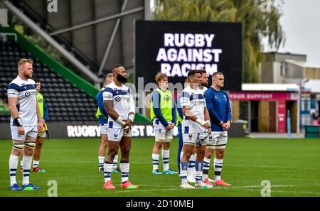 Twickenham, Royaume-Uni. 04e octobre 2020. Les Bristol Bears montrent leur respect au début du match de rugby Gallagher Premiership entre London Irish et Bristol Rugby à Twickenham Stoop, Twickenham, Angleterre, le 4 octobre 2020. Photo de Phil Hutchinson. Utilisation éditoriale uniquement, licence requise pour une utilisation commerciale. Aucune utilisation dans les Paris, les jeux ou les publications d'un seul club/ligue/joueur. Crédit : UK Sports pics Ltd/Alay Live News Banque D'Images