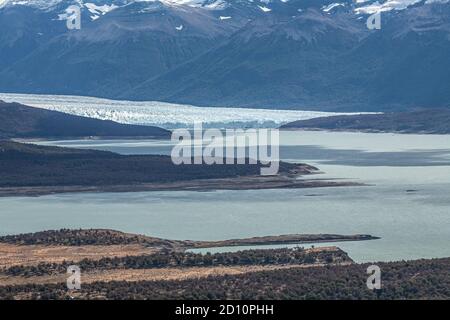 Deux excursions de Calafate dans le parc national de Los Glaciares pour grimper Cerro Cristal et voir le glacier Perito Moreno. Banque D'Images