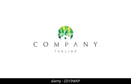 Logo vectoriel en couleur sur lequel figure une image abstraite de la silhouette d'une maison sur fond de forêt. Illustration de Vecteur