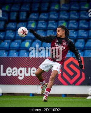 Kingston, Royaume-Uni. 04e octobre 2020. Miguel Azeez d'Arsenal lors du match de la Premier League 2 a joué derrière des portes fermées entre Chelsea U23 et Arsenal U23 au stade Kingsmeadow, à Kingston, en Angleterre. Joué sans partisans en mesure d'assister à la réunion en raison des règles gouvernementales actuelles pendant la pandémie COVID-19, le 4 octobre 2020. Photo d'Andy Rowland. Crédit : Prime Media Images/Alamy Live News Banque D'Images