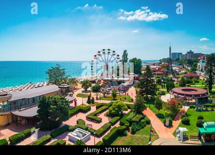 Vue aérienne de la station balnéaire de Golden Sands , Zlatni Piasacithe près de Varna, Bulgarie Banque D'Images