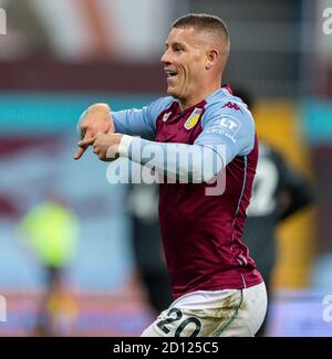 Birmingham, Royaume-Uni. 5 octobre 2020. Ross Barkley, de la Villa Aston, célèbre lors du match de la Premier League anglaise entre Aston Villa et Liverpool à Villa Park à Birmingham, en Grande-Bretagne, le 4 octobre 2020. Credit: Xinhua/Alay Live News Banque D'Images