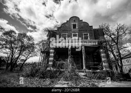 The Haunted Pennhurst School, également connue sous le nom de Pennhurst Asylum, en raison de ses conditions déplorables, de manque de personnel et de surpeuplement Banque D'Images