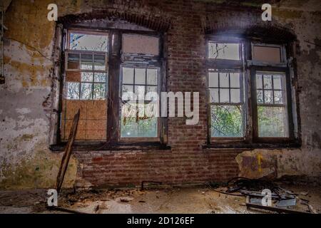 The Haunted Pennhurst School, également connue sous le nom de Pennhurst Asylum, en raison de ses conditions déplorables, de manque de personnel et de surpeuplement Banque D'Images