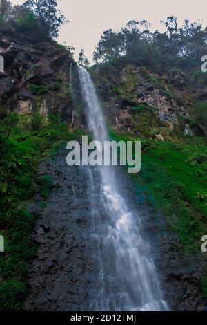 Cascade de Cibeurum à Cianjur, Java Ouest, Indonésie Banque D'Images