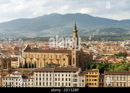 Paysage urbain de Florence avec la basilique de Santa Croce (Sainte-Croix), 1294-1385. Patrimoine mondial de l'UNESCO, Toscane, Italie, Europe Banque D'Images