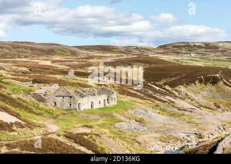 C'est les ruines de l'ancien moulin à éperlan de la mine de plomb à Swaledale, près du village de Gunnerside, dans les Dales du Yorkshire du Nord. Banque D'Images