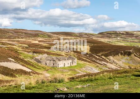 C'est les ruines de l'ancien moulin à éperlan de la mine de plomb à Swaledale, près du village de Gunnerside, dans les Dales du Yorkshire du Nord. Banque D'Images