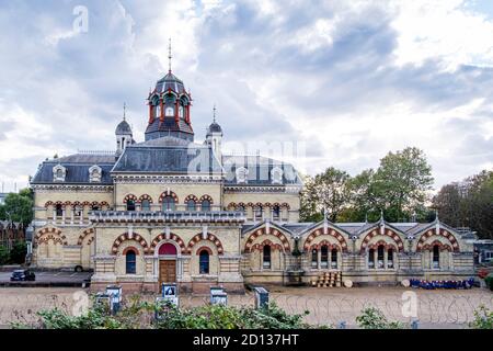 Station de pompage Abbey Mills, une usine d'épuration C19th surnommée « la cathédrale des eaux usées », par Joseph Bazalgette, architecte Charles Driver et Edmund Cooper Banque D'Images