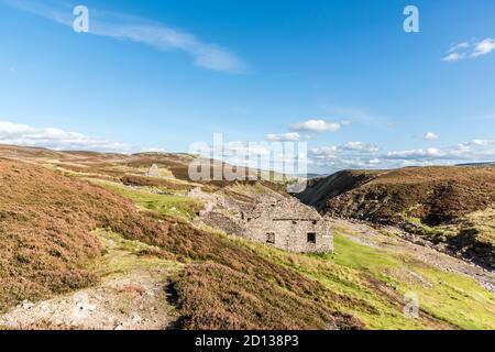 C'est les ruines de l'ancien moulin à éperlan de la mine de plomb à Swaledale, près du village de Gunnerside, dans les Dales du Yorkshire du Nord. Banque D'Images