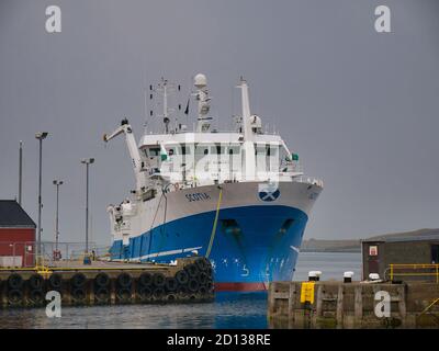 Le navire de recherche sur les pêches MRV Scotia du gouvernement écossais est amarré à Lerwick, Shetland. Construit en 1998, le navire opère en mer du Nord et à l'est Banque D'Images