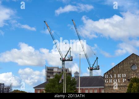 Construction de grues dans le centre-ville de Leeds, West Yorkshire, nord de l'Angleterre, royaume-uni Banque D'Images