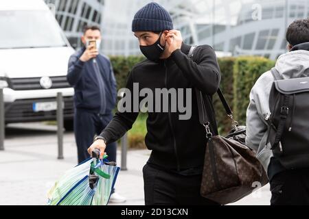 Cologne, Allemagne. 05e octobre 2020. Football: Équipe nationale, avant le match international contre la Turquie. Emre peut arriver avant l'hôtel de l'équipe. Credit: Federico Gambarini/dpa/Alay Live News Banque D'Images