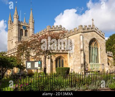 Église historique de Saint Nicholas, centre-ville de Newbury, Berkshire, Angleterre, Royaume-Uni Banque D'Images