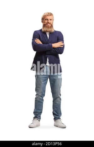 Portrait complet d'un gars avec la barbe blonde et moustaches portant un jean et un costume isolés sur fond blanc Banque D'Images