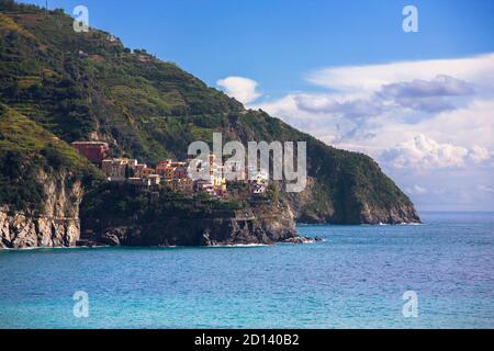 Le village spectaculaire de Manarola, l'une des villes des Cinque Terre : Ligurie, Italie Banque D'Images