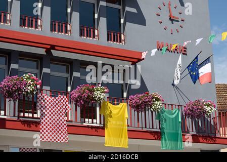 France, haute Saone, Melisey, mairie, décoration, hommage au cycliste du Tour de France, départ à Lure et fin à la Planche des belles filles 2 Banque D'Images