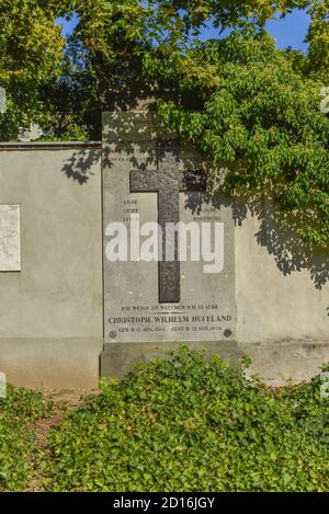 Tombe, Christoph Wilhelm Hufeland, Dorotheenstaedtischer Chausseestrasse, cimetière, milieu, Berlin, Allemagne, Grab, Dorotheenstaedtischer Friedhof, MIT Banque D'Images