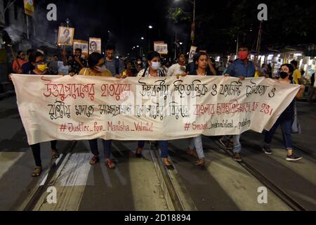 Kolkata, Inde. 05e octobre 2020. Un rassemblement 'masal' par des étudiants de l'Université de Calcutta pour la justice à Manisha Valmiki à Kolkata. (Photo de Suraranjan Nandi/Pacific Press) crédit: Pacific Press Media production Corp./Alay Live News Banque D'Images