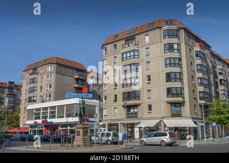 Supermarché frappé Ullrich, Mohrenstrasse, milieu, Berlin, Allemagne, Dach Photovoltaik frappé Ullrich, Mitte, Deutschland Banque D'Images