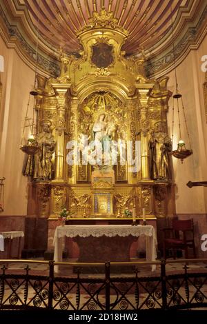 Retablo de la Mare de Deu del Roser.Capilla del roser, siglo XVIII.Iglesia parroquial de San Bartolome, Original del siglo XII, reconstrucciones del s. Banque D'Images