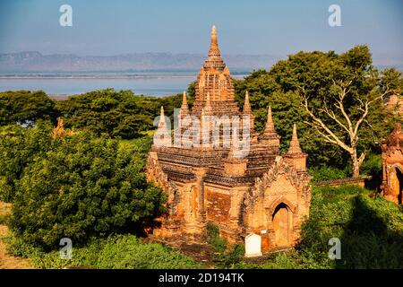 Pagodes et temples de Bagan au Myanmar, anciennement Birmanie, un site du patrimoine mondial en Asie Banque D'Images