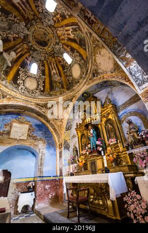 iglesia del siglo XVI, santuario de origen romanico de Santa María de la Nuez , municipio de Bárcabo,Sobrarbe, Provincia de Huesca, Comunidad Autónom Banque D'Images