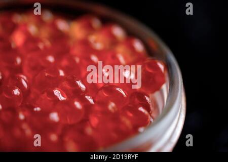 Un pot de caviar de saumon du Pacifique acheté dans un supermarché au Royaume-Uni. Dorset Angleterre GB Banque D'Images