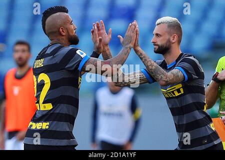 Arturo Vidal (L) et Marcelo Brozovic (R) de Internazionale pendant Le championnat italien Serie UN match de football entre SS Lazio Et FC Internazion Banque D'Images