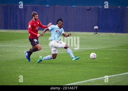 Joseph Aidoo de Celta de Vigo et Jonathan Calleri de Osasuna pendant le championnat d'Espagne la Ligue de football match entre CA Osasuna et RC Celta d Banque D'Images