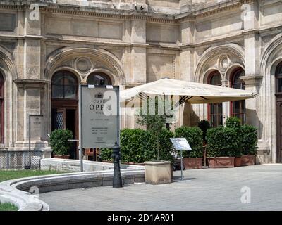 VIENNE, AUTRICHE : entrée au café de l'Opéra (Cafe Oper) Banque D'Images