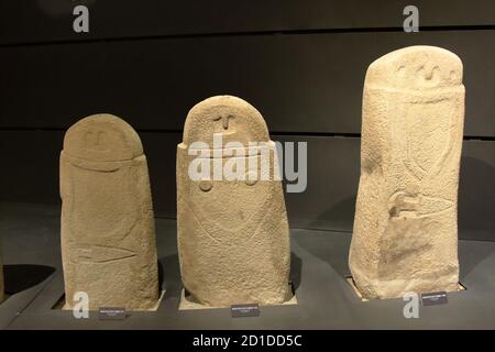 Musée archéologique, la Spezia, Italie - été 2020 : Dolmen anthropomorphe de l'âge de la pierre Banque D'Images