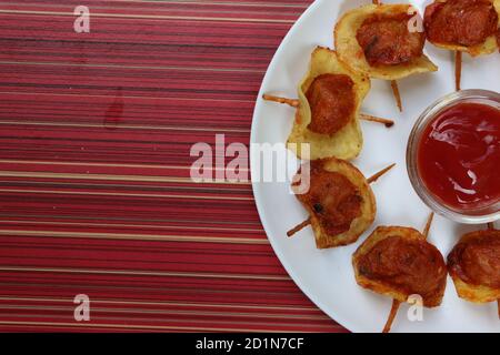 Pomme de terre, soja, collation croustillante à base de pommes de terre et de morceaux de soja, entrée ou apéritif Banque D'Images