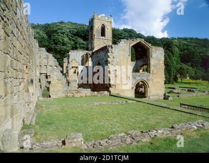 PRIEURÉ DE MOUNT GRACE, Yorkshire du Nord. Vue sur les vestiges de l'église prieuré de l'ouest. Banque D'Images