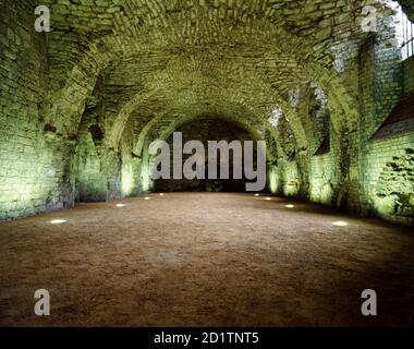 Le palais de l'Évêché, Lincoln, Lincolnshire. Vue de l'intérieur de l'Undercroft. Banque D'Images