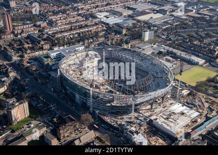 Construction du nouveau stade du club de football Tottenham Hotspur dans le cadre du projet de développement de Northumberland, Tottenham, Londres, 2018, Royaume-Uni. Vue aérienne. Banque D'Images