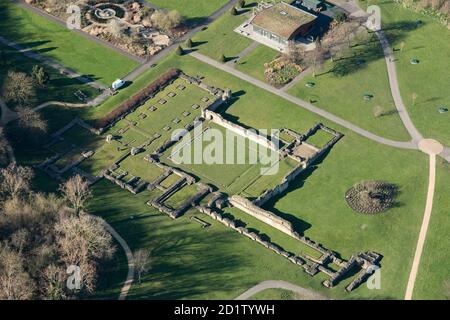 Les ruines de l'abbaye de Lesnes, un monastère Augustinien fondé en 1178, Bexley, Londres, 2018, Royaume-Uni. Vue aérienne. Banque D'Images