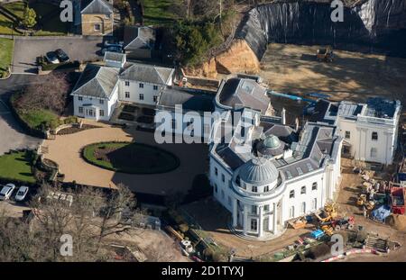 Sundridge Park Mansion, conçu par John Nash et complété par Samual Wyatt lors de la conversion en logements résidentiels, Sundridge Park, Bromley, Londres, 2018, Royaume-Uni. Vue aérienne. Banque D'Images