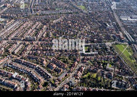 Bedford Park, considéré comme un protype pour les banlieues et les villes plus tard, Londres, 2018, Royaume-Uni. Vue aérienne. Banque D'Images