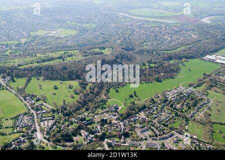 Blaise Castle House, maintenant un musée, parc de paysage conçu par Humphry Repton, jardin clos, église paroissiale, Henbury, Bristol, 2018, Royaume-Uni. Vue aérienne. Banque D'Images