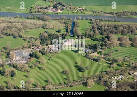 Parc paysager conçu par Lancelot Capability Brown à Fawley court, Henley on Thames, Buckinghamshire, Royaume-Uni. Vue aérienne. Banque D'Images